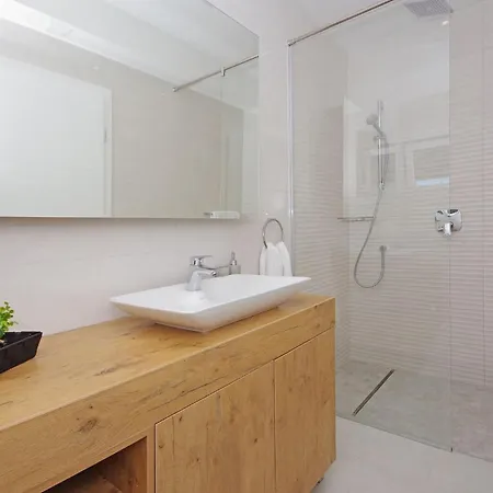 Vikendica Olive Hill