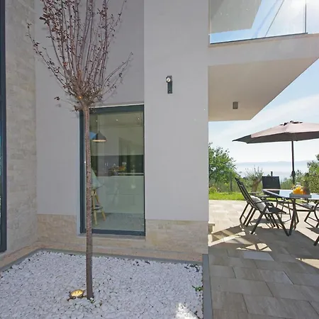 Olive Hill Makarska